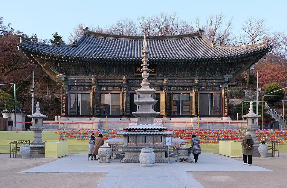 Daewoongjeon main hall at Bongeunsa Temple, Gangnam-gu, Seoul.