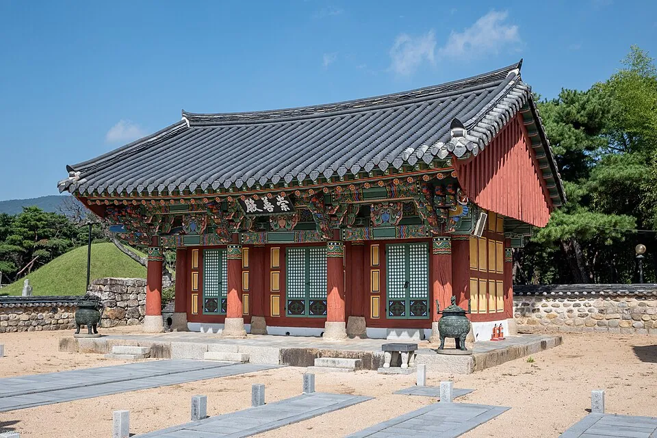Royal Tomb of King Suro, Gimhae