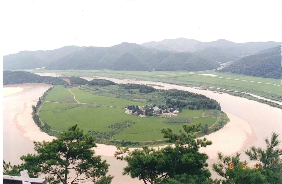 Hoeryongpo river bend, Yecheon