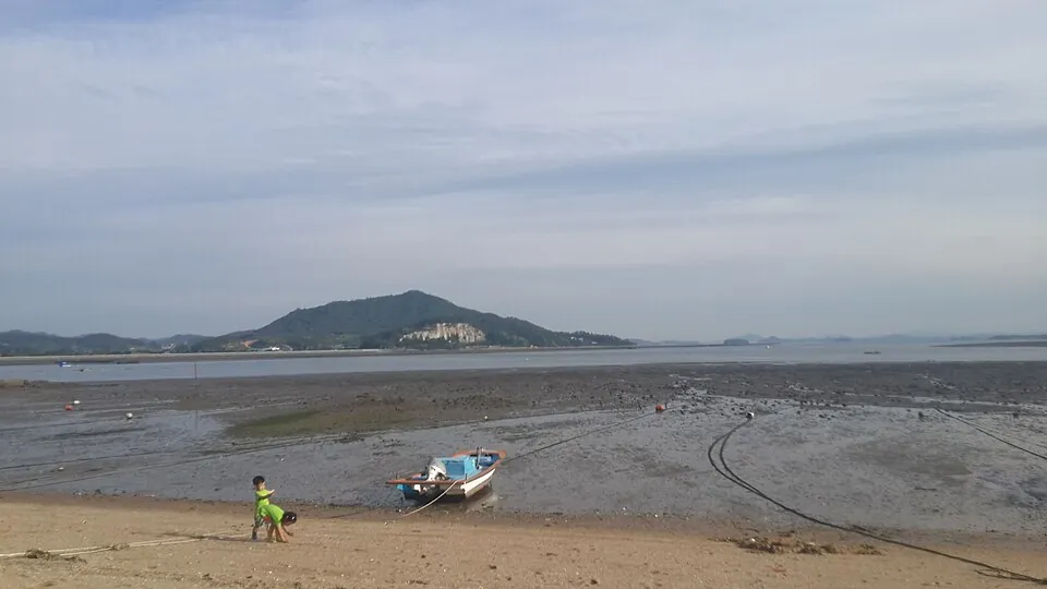Tommeori Beach, Muan