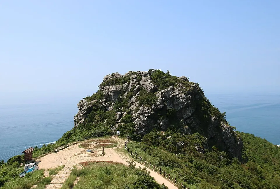 Beombawi Rock, Cheongsando, Wando