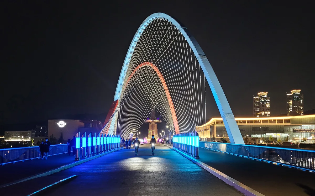 The illuminated arches of Expo Bridge in Daejeon